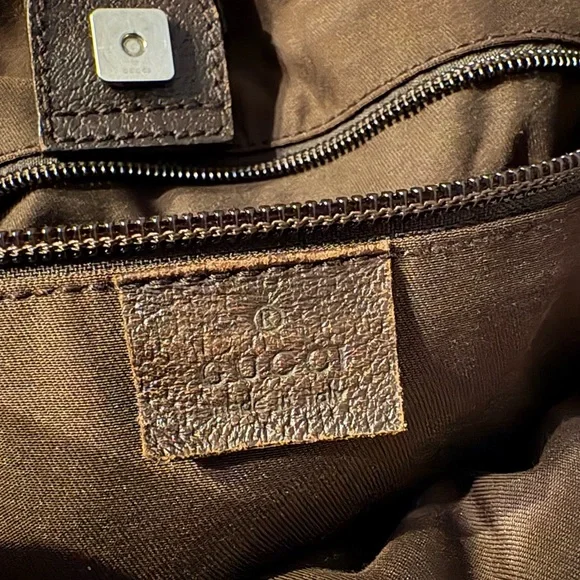 Gucci bag with flaws shown in live - Picture 15 of 15